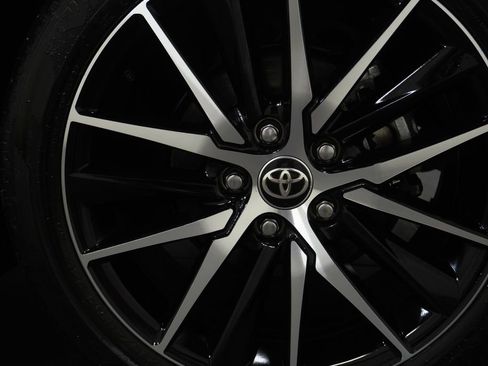 Used 2024 Toyota Camry SE FWD image 9