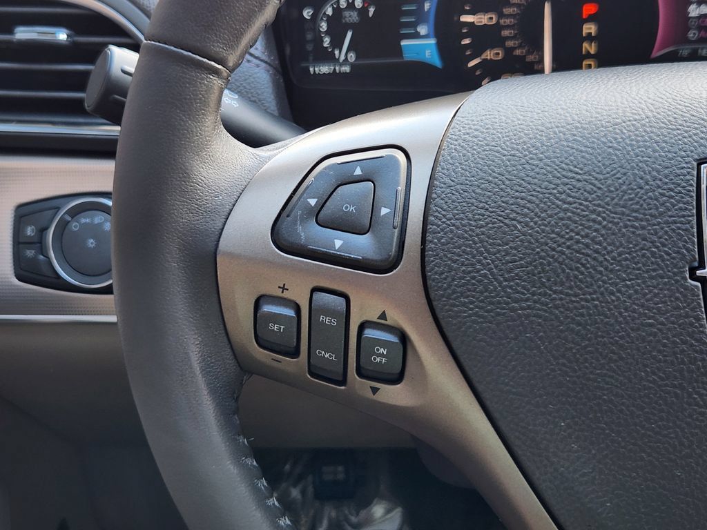 Used 2011 Lincoln MKX 2WD w/ 101A Rapid Spec Order Code image 17