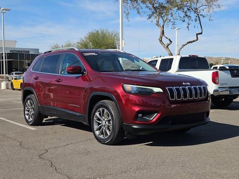 Used 2020 Jeep Cherokee Latitude Plus w/ Comfort/Convenience Group image 3
