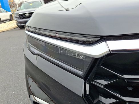 Certified 2025 Honda Pilot Touring image 9