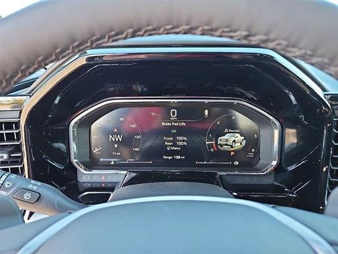 New 2026 GMC Sierra 1500 SLT image 17