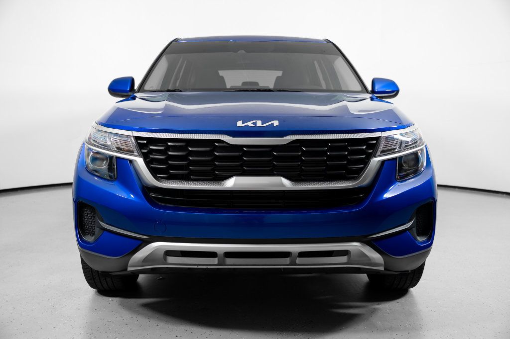 Used 2023 Kia Seltos LX AWD/4WD image 15