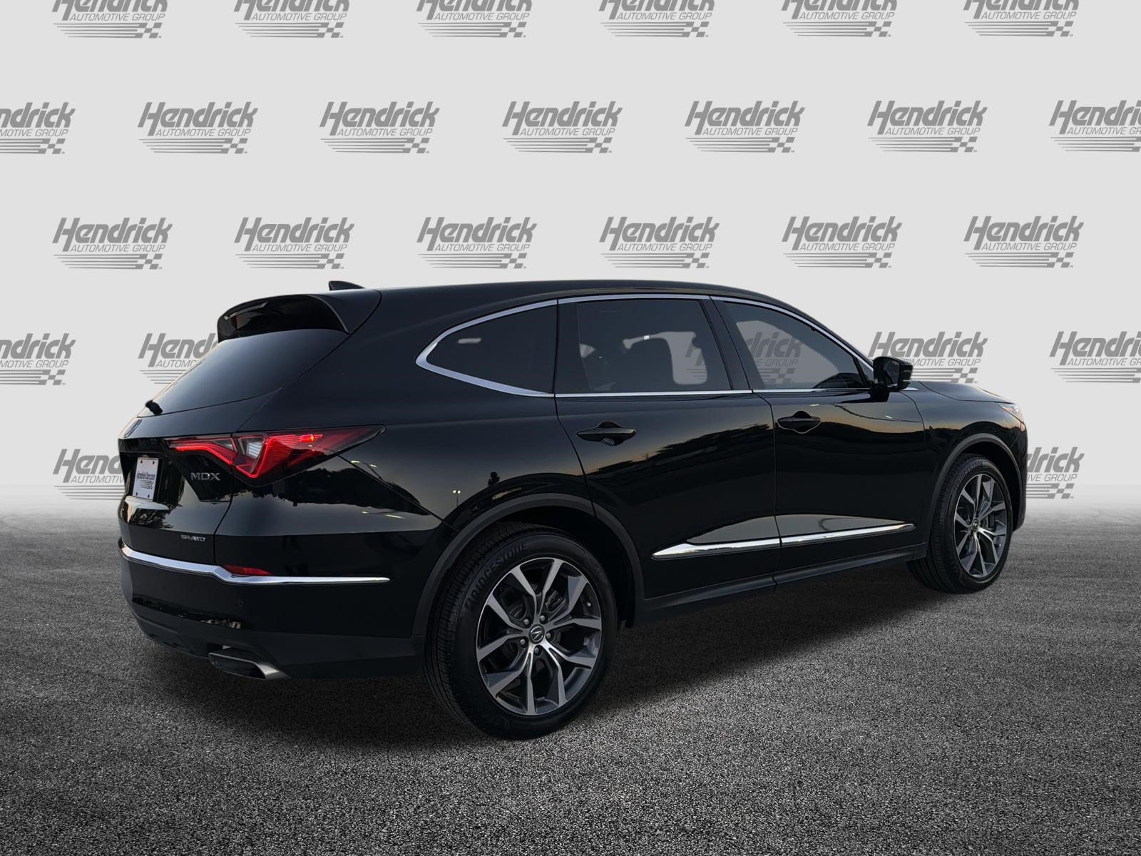Used 2024 Acura MDX w/ Technology Package AWD/4WD image 10