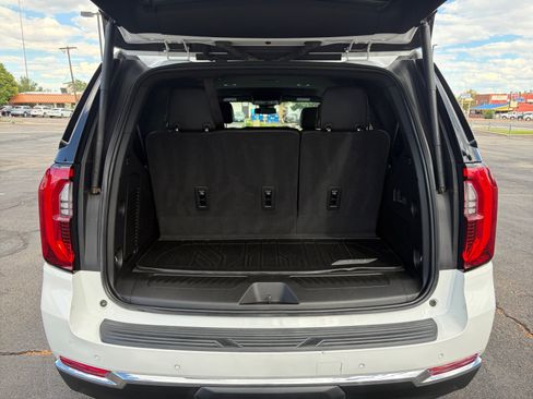 Used 2025 GMC Yukon Elevation AWD/4WD image 34