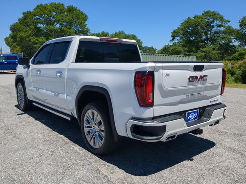 Used 2022 GMC Sierra 1500 Denali w/ Denali Premium Package AWD/4WD image 5