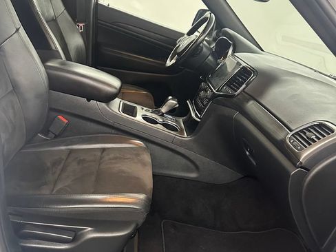 Used 2020 Jeep Grand Cherokee Altitude AWD/4WD image 38