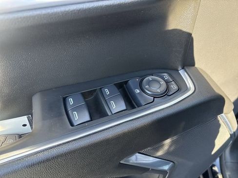 Used 2024 Chevrolet Silverado 1500 LT image 24