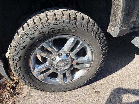 Used 2018 Chevrolet Silverado 2500 High Country w/ Duramax Plus Package image 4