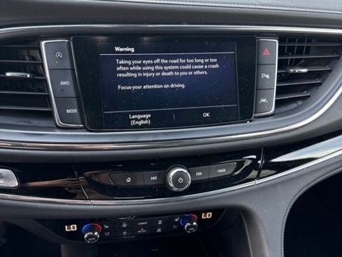 Used 2022 Buick Enclave Avenir w/ Avenir Technology Package AWD/4WD image 33