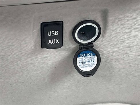 Used 2014 Toyota Sienna XLE image 41
