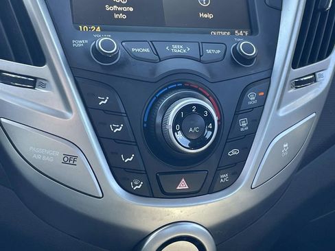 Used 2014 Hyundai Veloster image 20