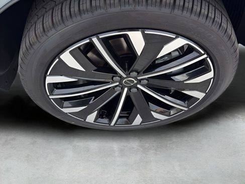 New 2026 Volvo XC60 T8 Ultra w/ Protection Package Premier image 16