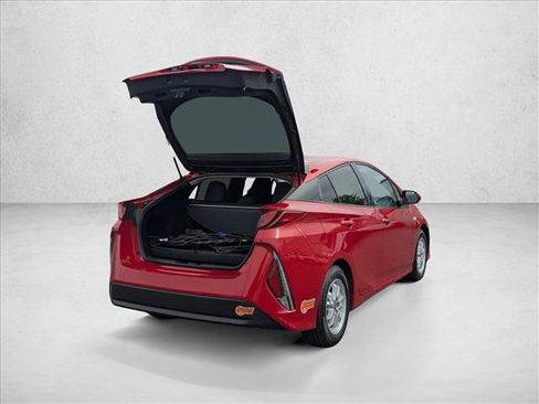 Used 2020 Toyota Prius Prime LE image 5