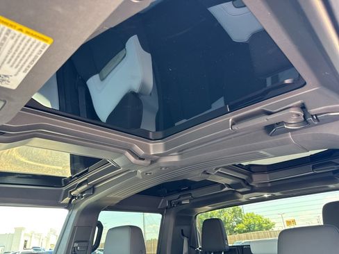 Used 2025 GMC Hummer EV 3X AWD/4WD image 36