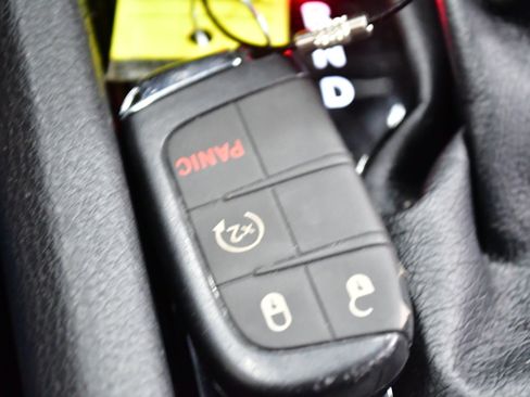 Used 2025 Jeep Compass Limited AWD/4WD image 32