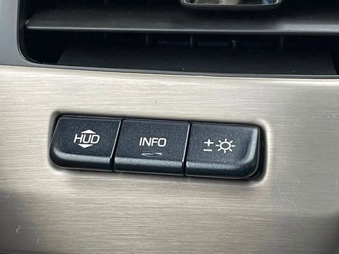 Used 2016 GMC Yukon XL Denali image 35