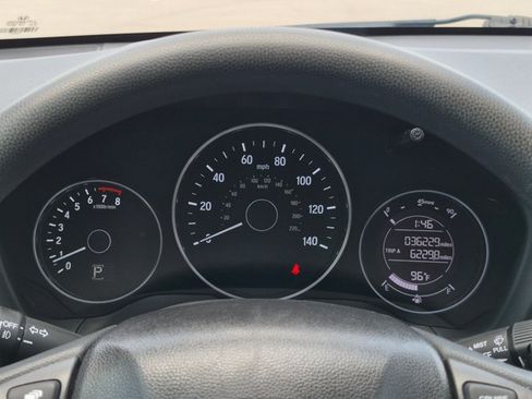 Used 2017 Honda HR-V EX image 11