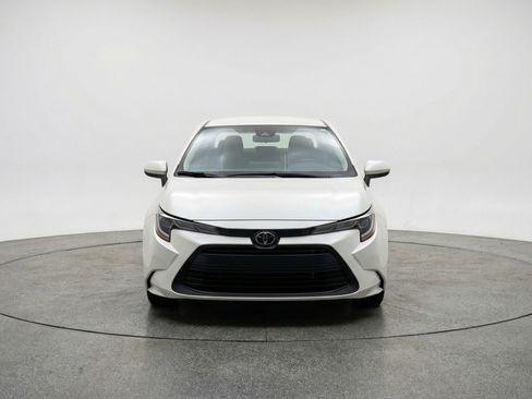 Used 2025 Toyota Corolla LE FWD image 2