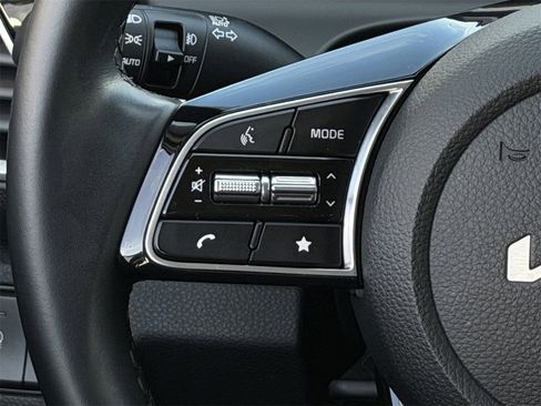 Used 2025 Kia Seltos S image 13