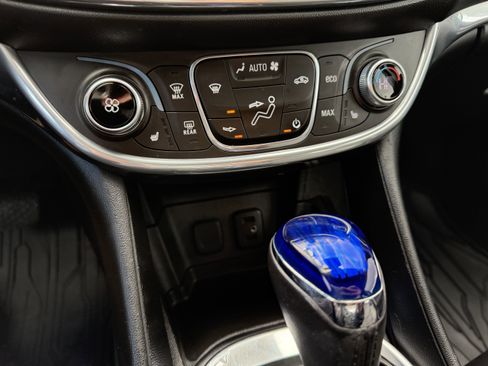 Used 2018 Chevrolet Volt Premier w/ Driver Confidence Package image 25