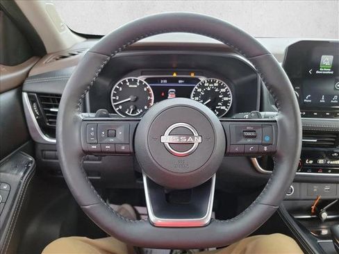 Used 2023 Nissan Rogue SL w/ SL Premium Package FWD image 16