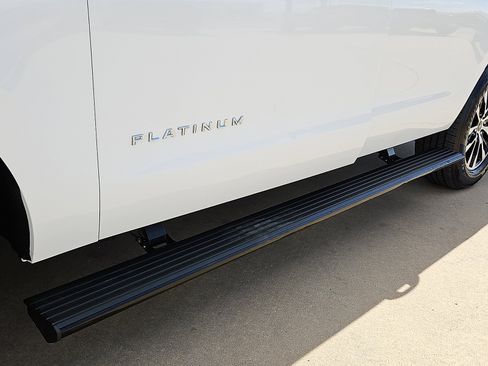 Used 2025 Ford Expedition Max Platinum image 6