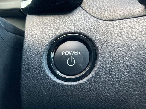 Certified 2025 Toyota Camry SE w/ Convenience Package image 18