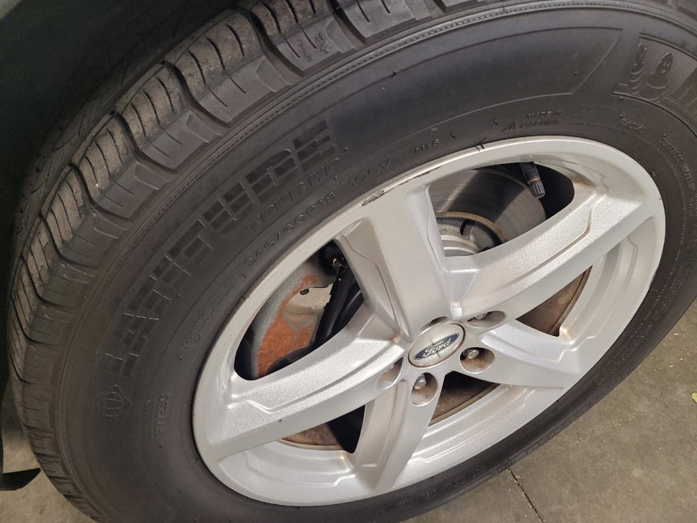 Used 2018 Ford Explorer XLT w/ Equipment Group 202A FWD image 31