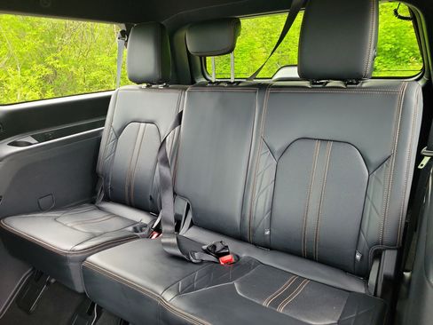 Used 2024 Ford Expedition Max Platinum AWD/4WD image 17