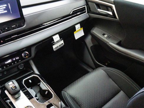 New 2025 Mitsubishi Outlander ES image 17