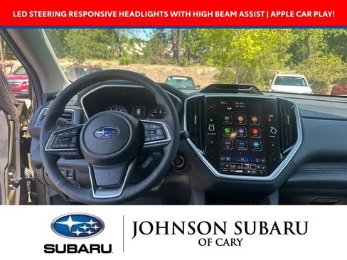 Used 2025 Subaru Ascent Touring AWD/4WD image 8