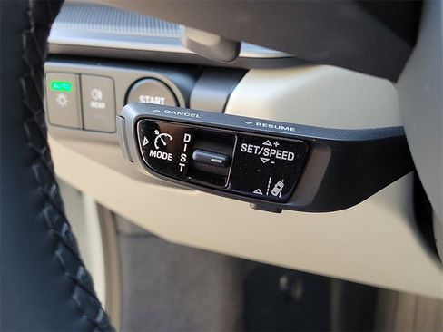 Certified 2025 Porsche 911 Carrera image 37