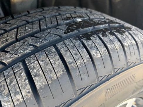 Used 2024 Jeep Grand Cherokee L Limited w/ Luxury Tech Group II image 28