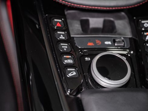Used 2021 Aston Martin DBX AWD/4WD image 38