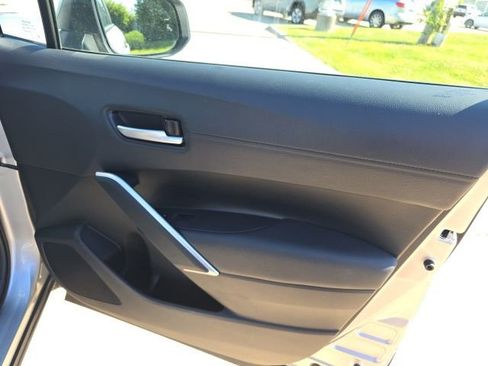 Used 2023 Toyota Corolla Cross XLE image 33