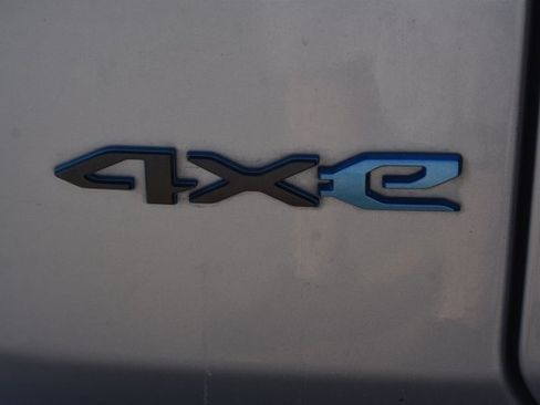 Used 2024 Jeep Wrangler Unlimited Rubicon 4xe w/ Technology Group AWD/4WD image 7