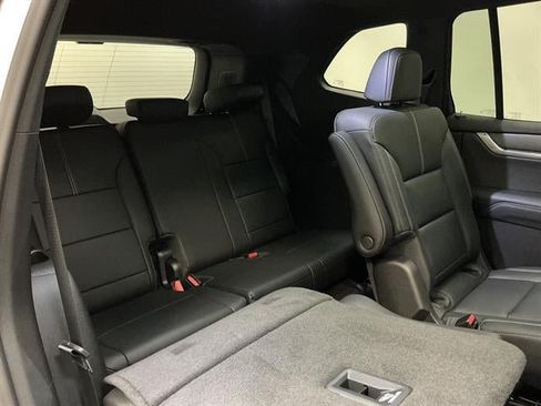 New 2026 GMC Acadia Elevation w/ Elevation Premium Package AWD/4WD image 32