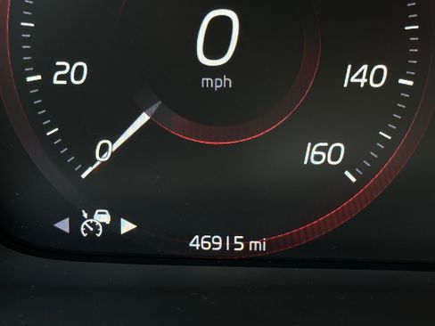 Used 2022 Volvo XC40 T5 Inscription image 17