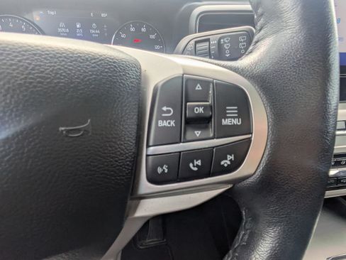 Used 2022 Ford Explorer XLT w/ Equipment Group 202A AWD/4WD image 26