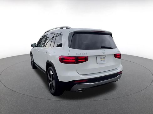 Used 2025 Mercedes-Benz GLB 250 4MATIC image 11