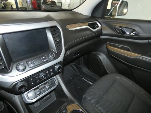 Used 2023 GMC Acadia SLE w/ Driver Convenience Package image 11
