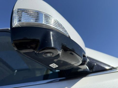 Used 2023 Nissan Armada SL image 4