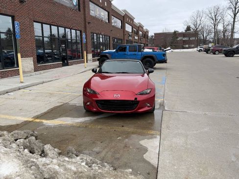 Used 2017 MAZDA MX-5 Miata Sport image 5