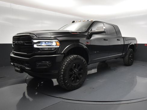 Used 2020 RAM 2500 Laramie w/ Night Edition AWD/4WD image 2