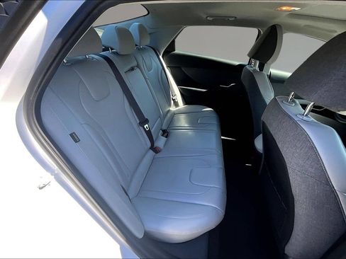 Used 2024 Hyundai Elantra Limited FWD image 21