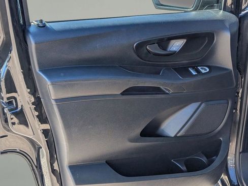 Used 2020 Mercedes-Benz Metris Passenger w/ Premium Safety Package image 16