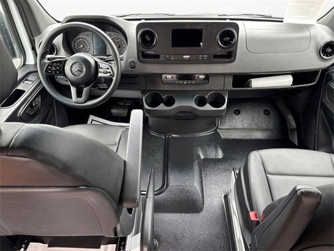 Used 2023 Mercedes-Benz Sprinter 144 Cargo image 10