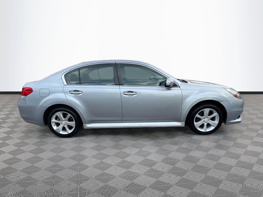 Used 2013 Subaru Legacy 2.5i Premium w/ All-Weather Pkg AWD/4WD image 29