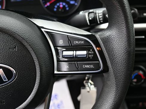 Used 2020 Kia Forte LXS FWD image 17