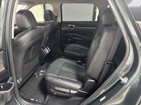 Used 2022 Kia Sorento SX Prestige image 29